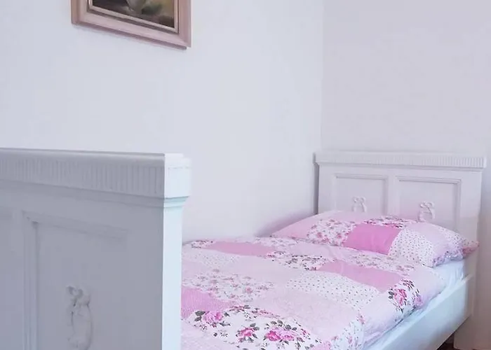 Dum U Splavu